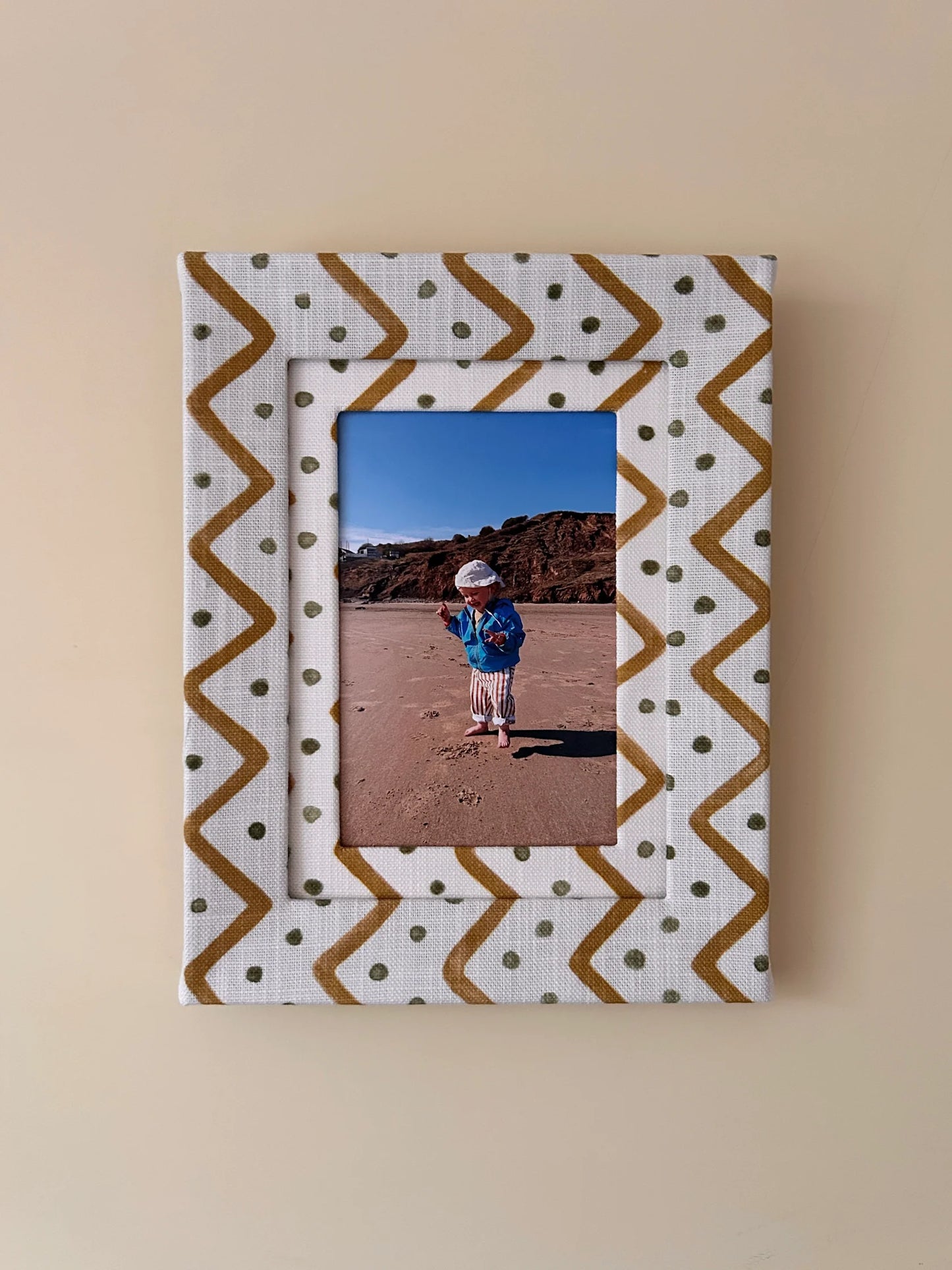 Zig Zag Fabric Frame